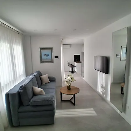 Luminosa Apartment